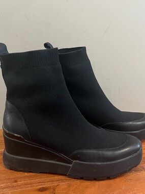 Wishbone Collection sock bootie